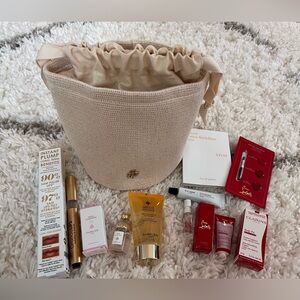 Brand New Guerlain Paris Cosmetic Bag with freebies